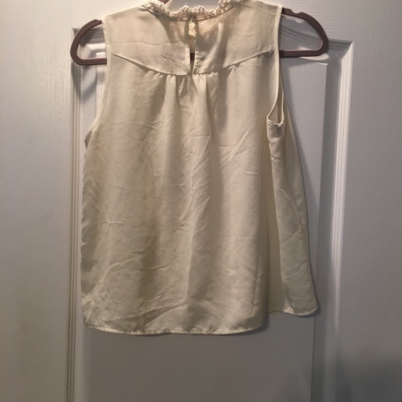 Lace cream top - Picture 3 of 5